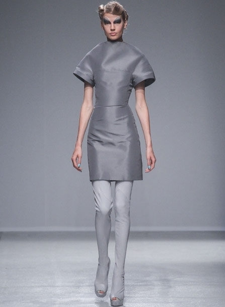Gareth Pugh من عروض باريس لربيع وصيف <strong>2014</strong>