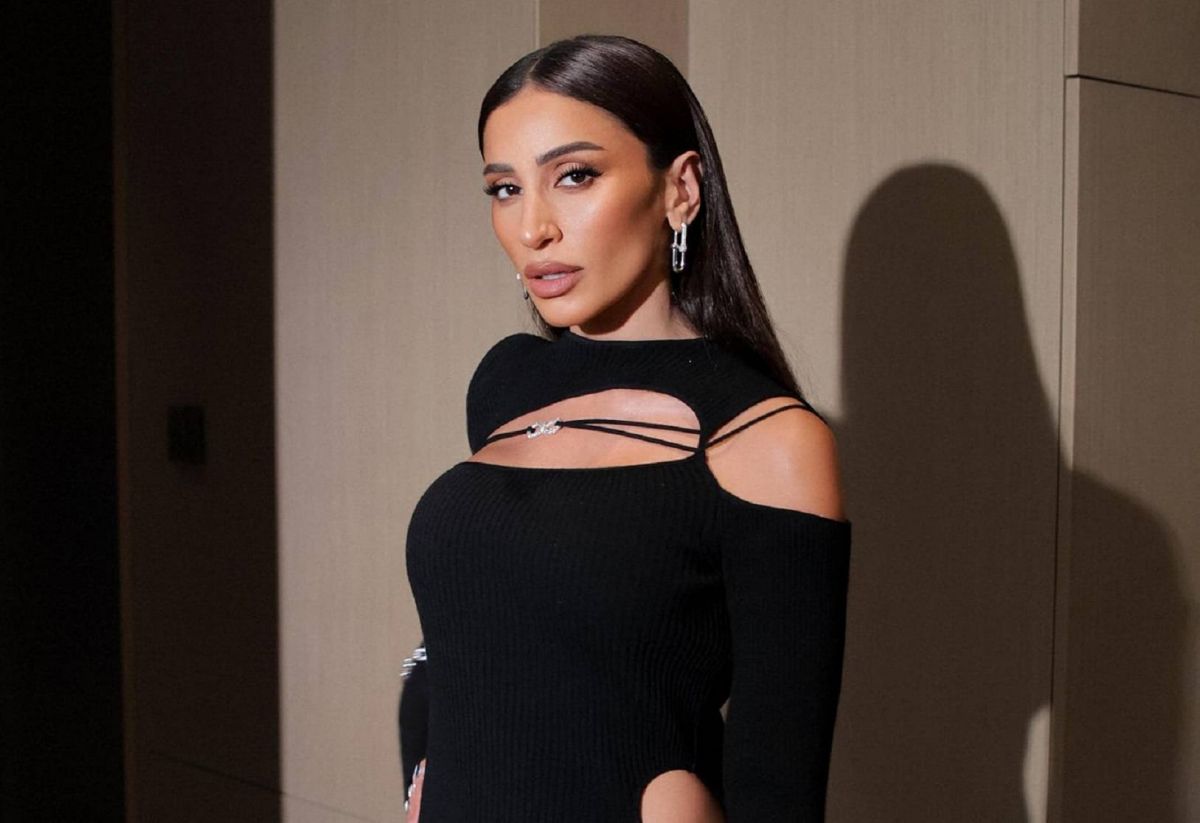 خاص لها - دينا الشربيني تسابق الزمن بعد عودتها إلى القاهرة