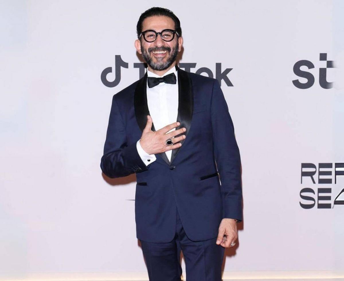 حملة دفاع عن أحمد حلمي بعد إفيه 