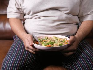 باحثون يكشفون سبباً غريباً للسُّمنة