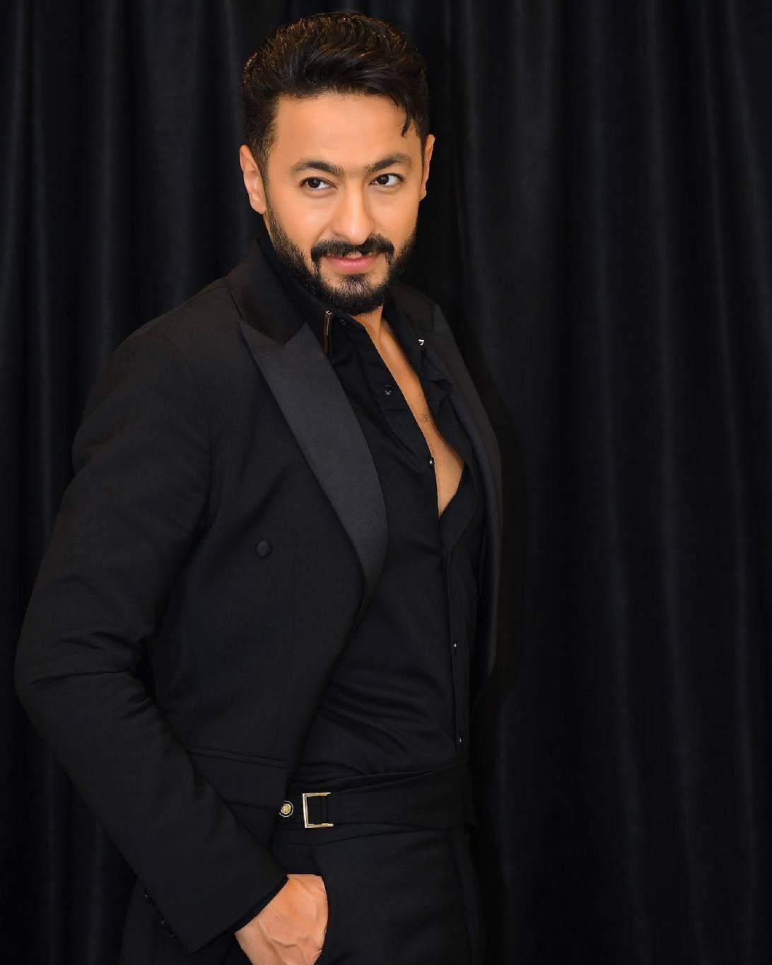 حمادة هلال يثير الجدل بسخريته من مسابقات الفنانين!