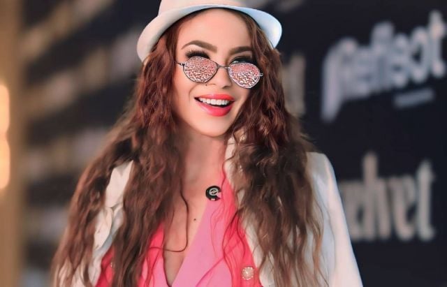 دوللي شاهين