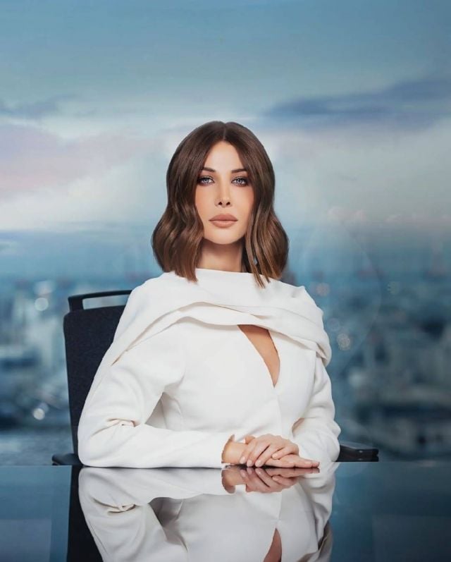 من تسريحة البوب إلى الأبيض: نانسي عجرم تفرض موضة الموسم في 