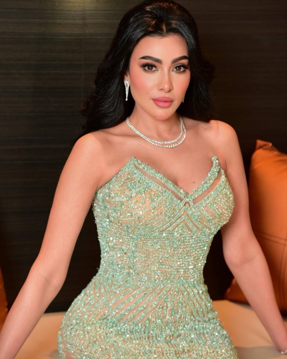 ميرهان حسين تحذّر من النصب باسمها