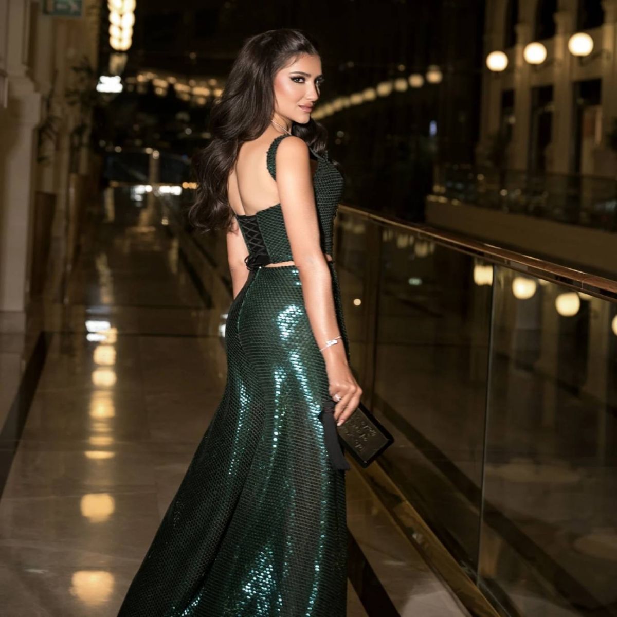 مي عمر تُشعل مواقع التواصل بملابس الرقص