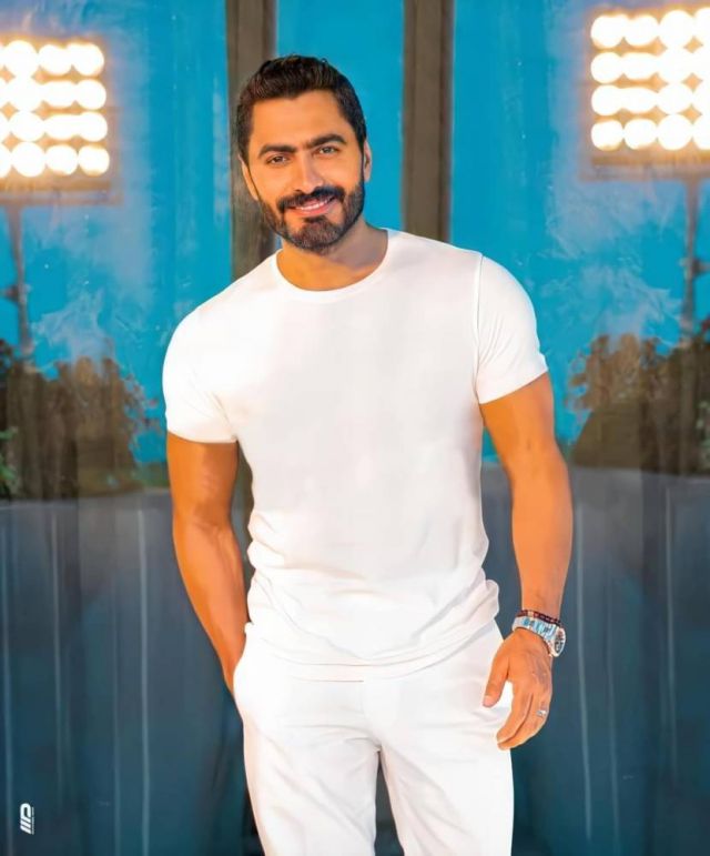 تامر حسني يتجاهل بسمة بوسيل وجليلة على طريقته