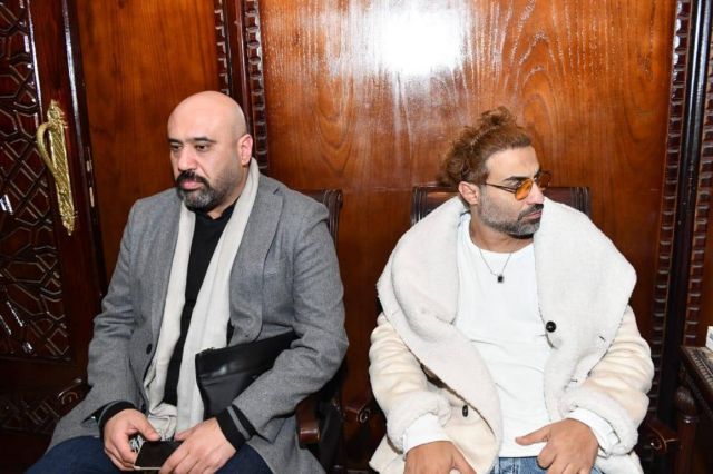 أحمد فهمي يقدّم واجب العزاء