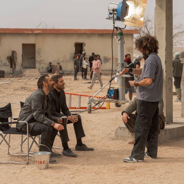 كريم عبد العزيز وأحمد عز يتابعان التصوير