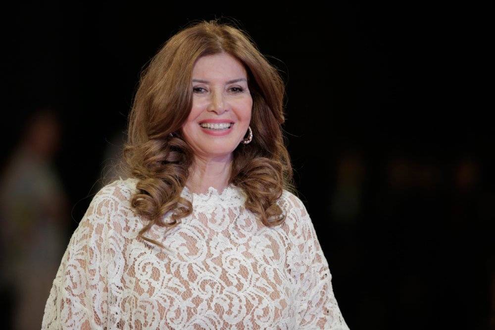 ميرفت أمين غاضبة في عزاء شهيرة: 