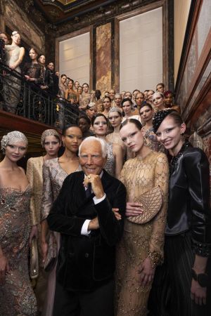 مجموعة Lumières من Giorgio Armani تتجاوز الأماكن والعصور والخيالات