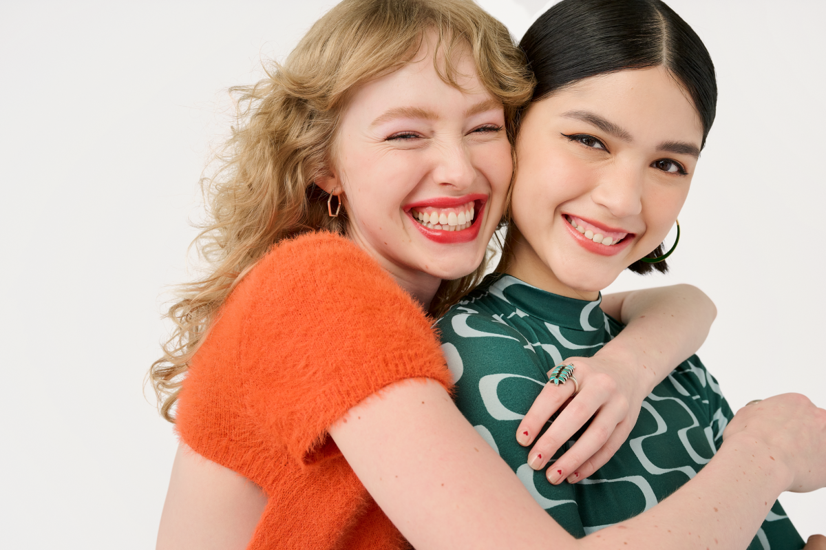 Galentine'sGlam احصلي على الإطلالة الكاملة من Benefit Cosmetics