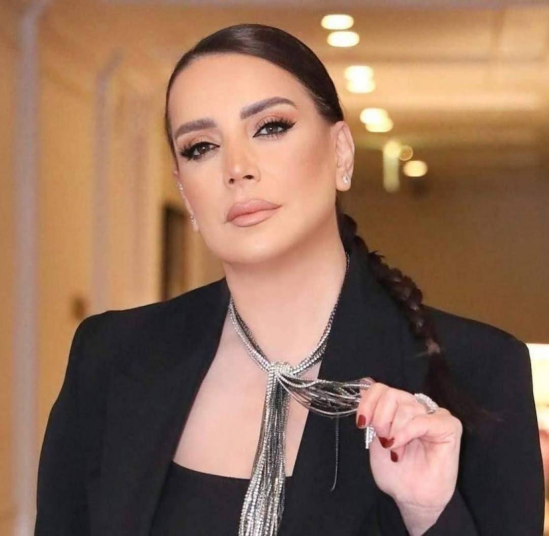 شكران مرتجى تفاجئ الجميع بإطلالة جريئة وغير مألوفة