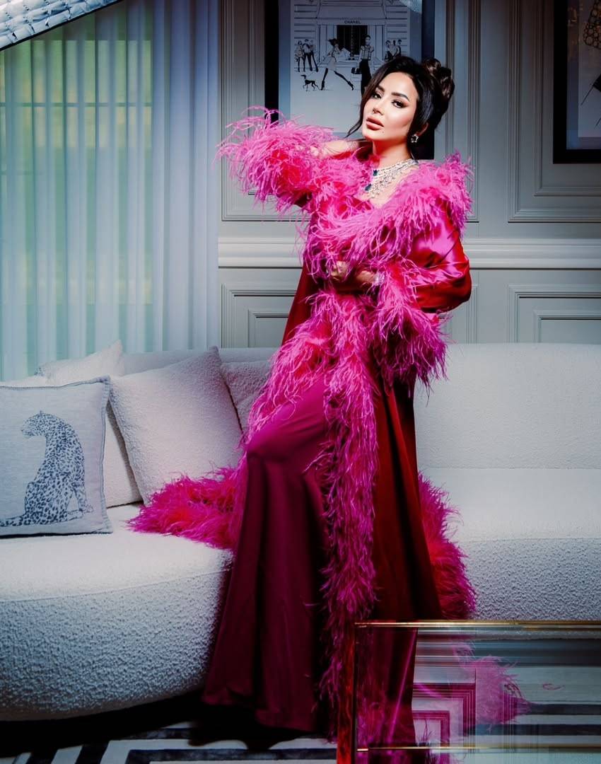 الفخامة والأناقة... تألّقي بأسلوب لجين عمران الساحر