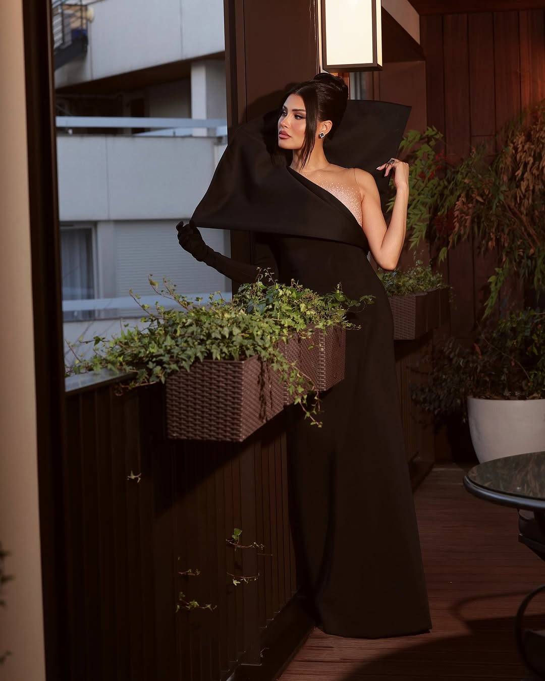 مهيرة عبد العزيز وأميمة طالب... الأحمر والأسود في عرض Stéphane Rolland