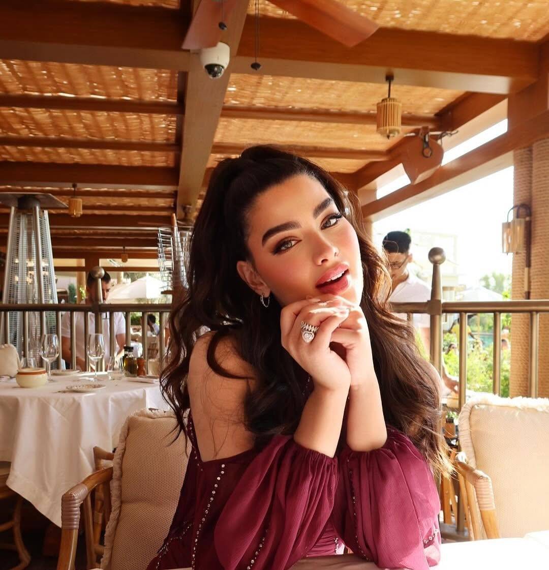 روان بن حسين حزينة وغاضبة وتخفي مشدّ الظهر (فيديو)