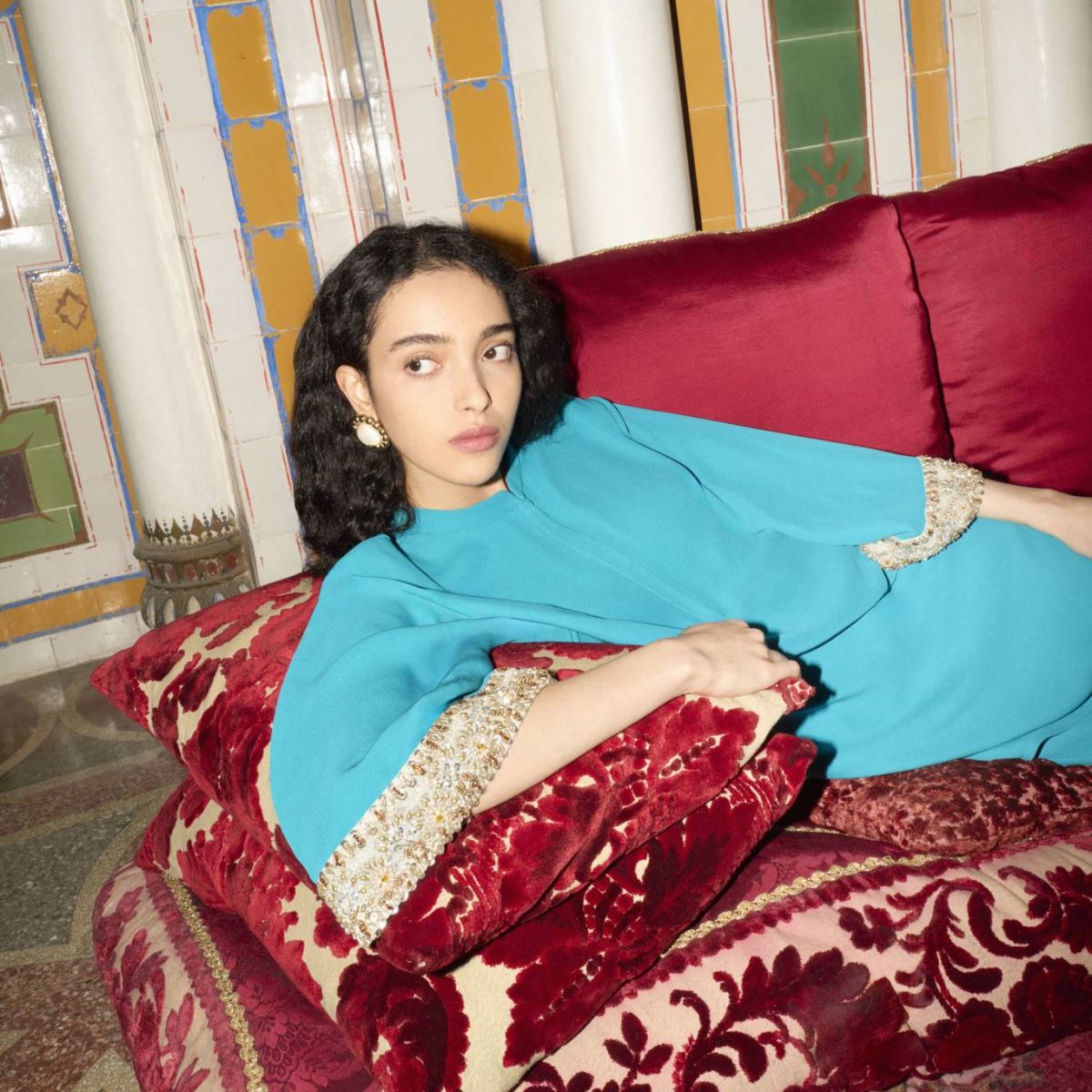 دار Valentino تقدّم إطلالة رمضانية فاخرة