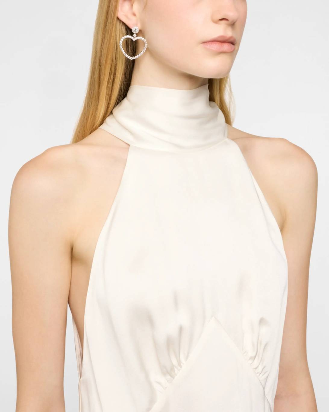 أقراط L’Heure du Diamant من Chopard تحية للحب