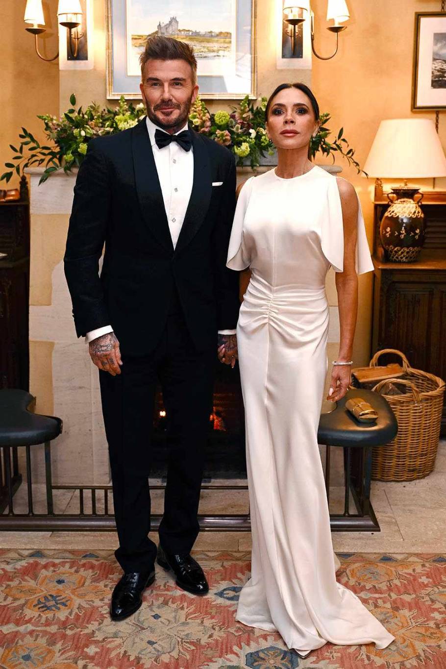 فيكتوريا وديفيد بيكهام يستمتعان بليلة أنيقة مع الملك تشارلز والملكة كاميلا