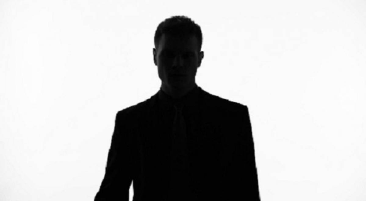 ممثل مصري في ورطة بسبب إعلان ويجبر على الاعتذار (فيديو)