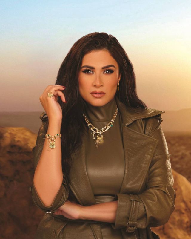 ياسمين عبد العزيز 