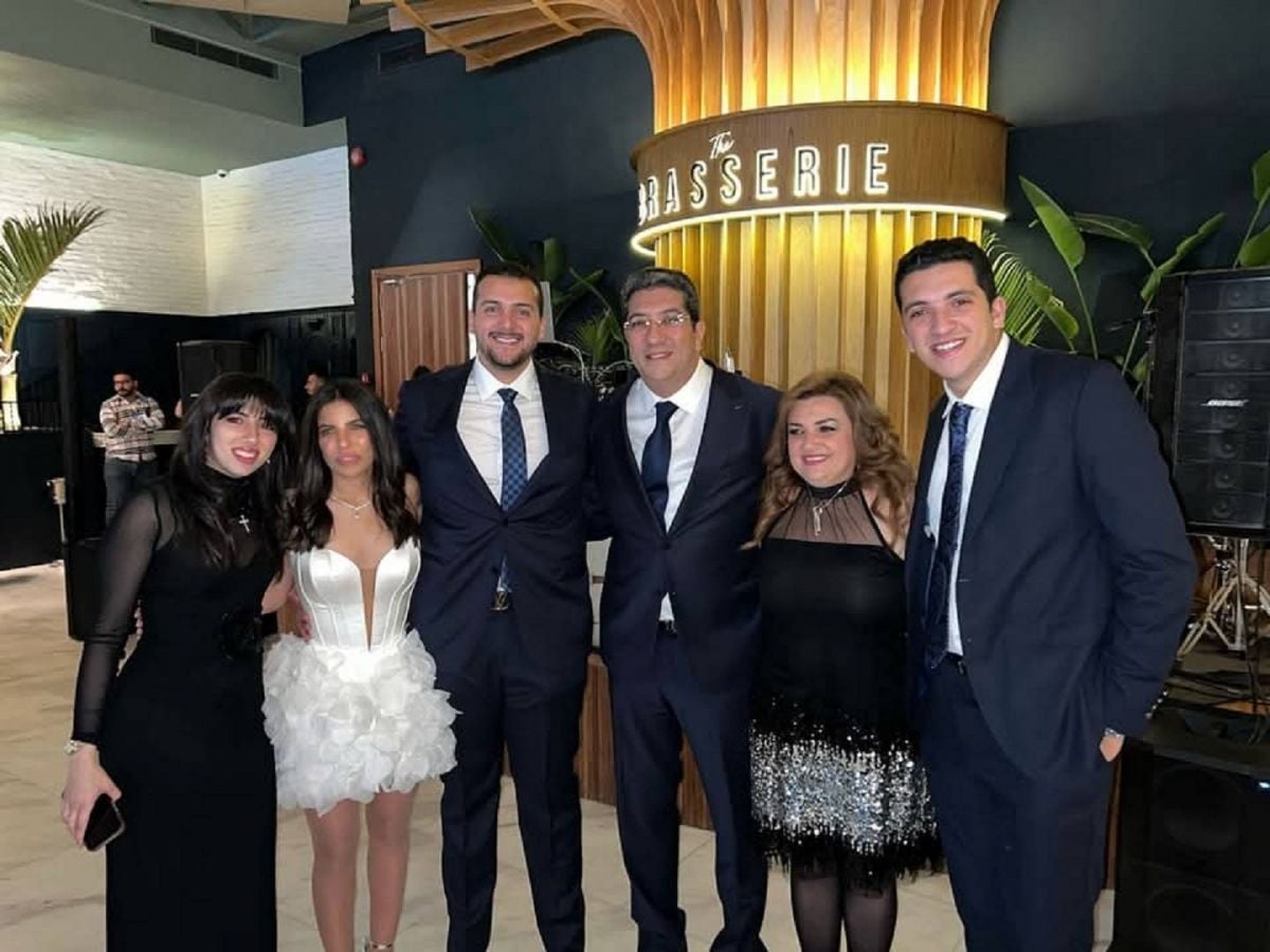 هاني رمزي يحتفل بخطوبة نجله في غياب نجوم الفن (صور)