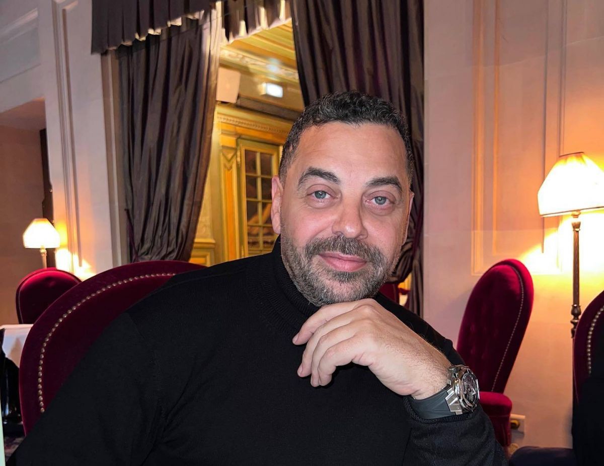 طارق العريان يكشف مفاجآت عن أحمد السقا ومنة شلبي (فيديو)