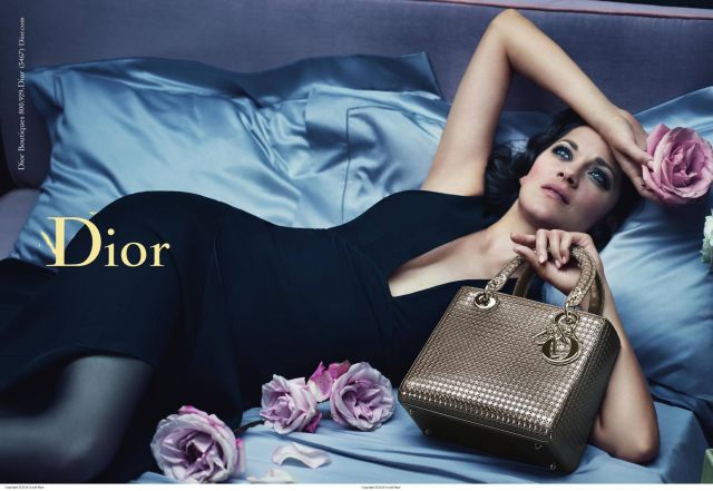 حقيبة Dior Or.. ابتكار أنيق لروح جريئة