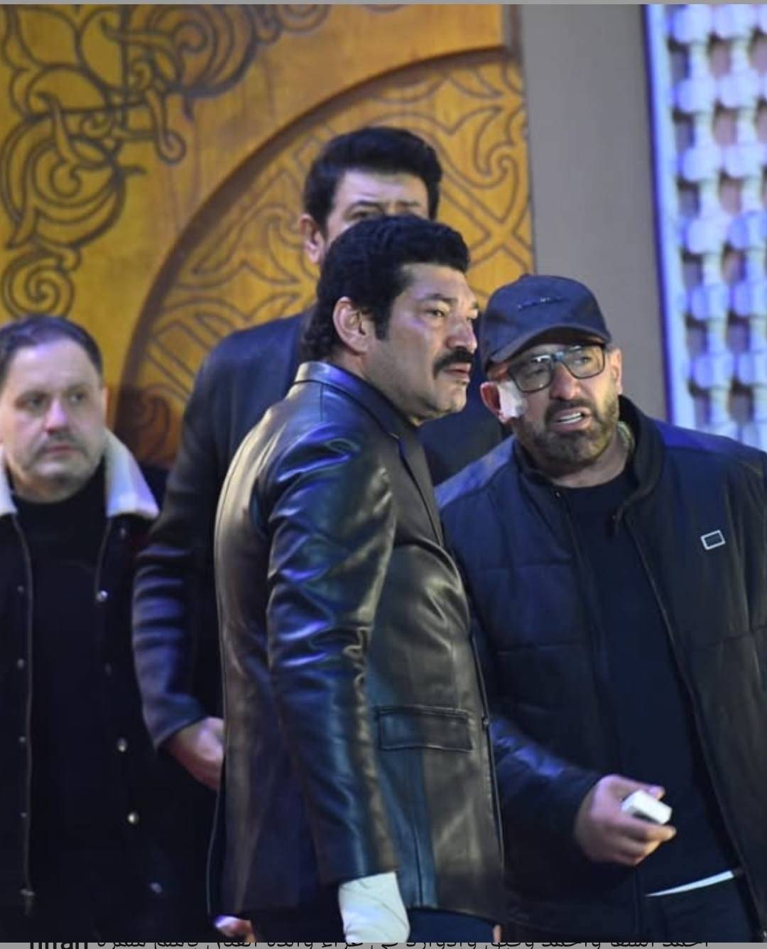 النجوم يساندون باسم سمرة في عزاء والدته (صور)