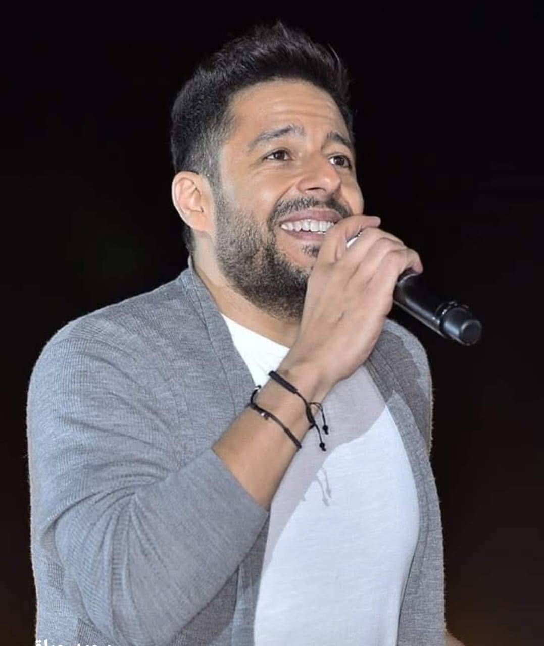 محمد حماقي يتعرض لأزمة صحية وأنباء عن خضوعه لجراحة عاجلة