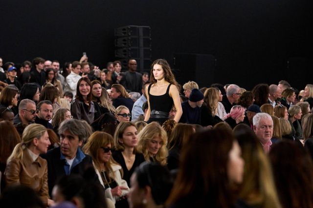 عرض Max Mara لخريف 25...الأناقة الدافئة والبساطة المعاصرة