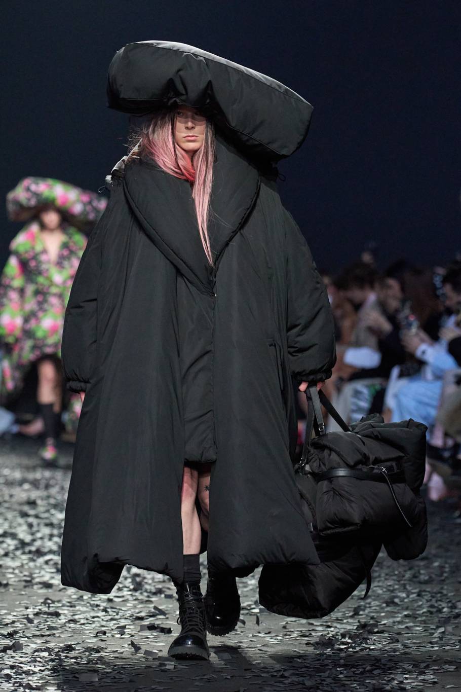 موسكينو Moschino خريف وشتاء 2025 - 2026 خلال أسبوع الموضة في ميلانو موسكينو Moschino خريف وشتاء 2025 - 2026 خلال أسبوع الموضة في ميلانو