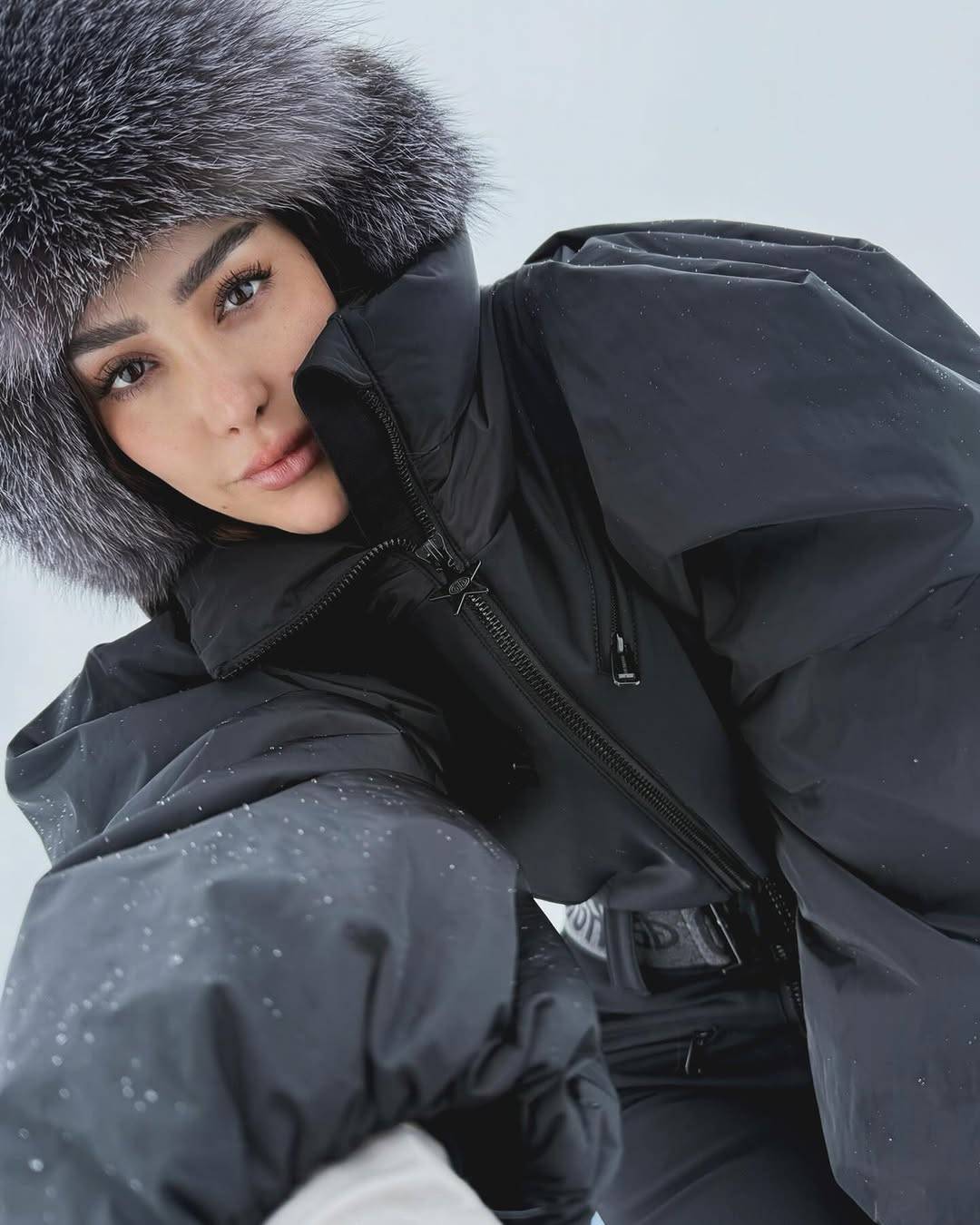 بسمة بوسيل تتخطى أزمة تصريحاتها بصور جديدة