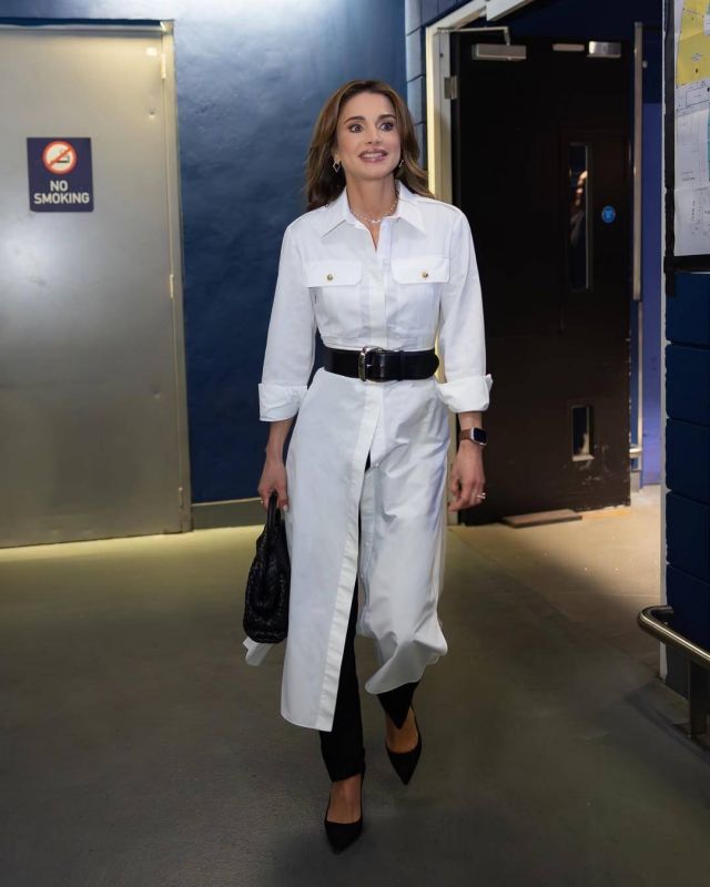 إطلالات الملكة رانيا بأساليب متنوعة 