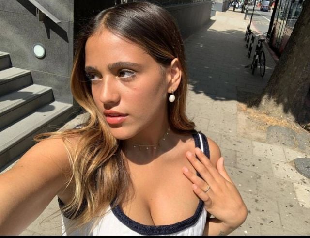 جنا عمرو دياب تثير الجدل بصورها الجريئة مع حبيبها الجديد