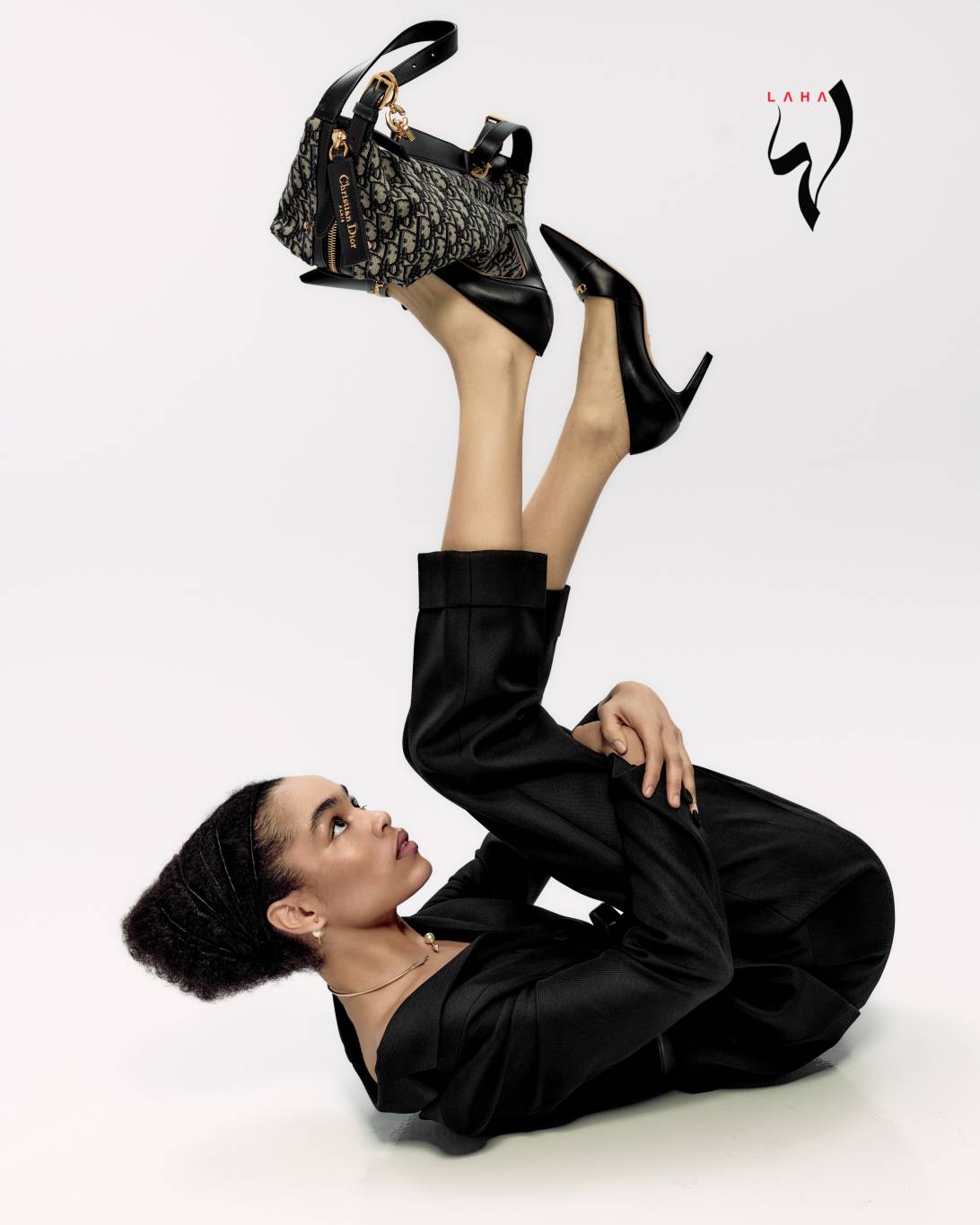 Full look: jacket, shoes, trousers, fashion jewellery and bag – DIOR
Full look: jacket, shoes, trousers, fashion jewellery and bag – DIOR