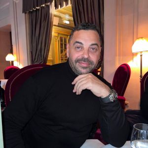 بعد حذف اسمه من التتر.. هل تبرأ طارق العريان من "معاوية"؟
