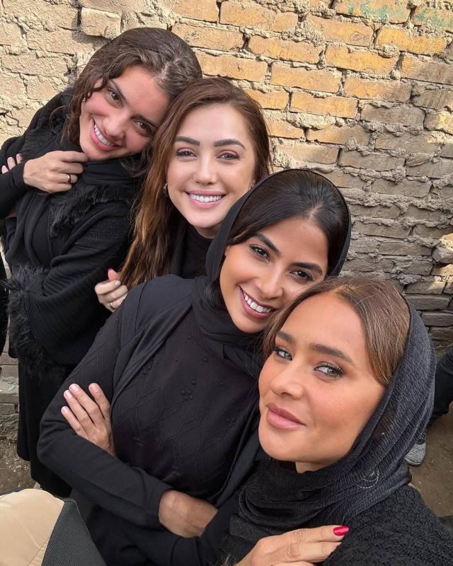 كندة علوش مع نجمات مسلسل 