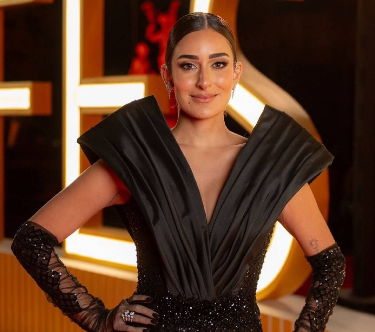 أمينة خليل تكشف المخاطرة من عرض 