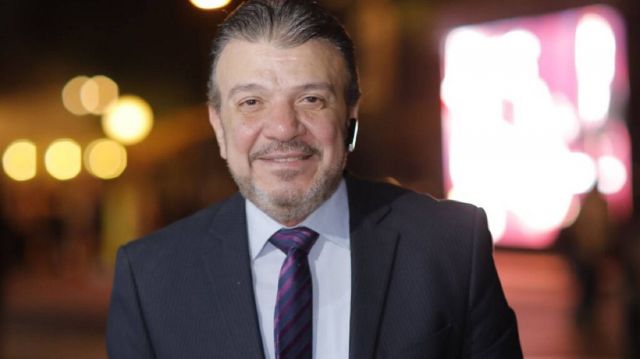 أحمد سلامة يدافع عن ابنته سارة بسبب إطلالاتها المثيرة (فيديو)