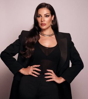 نادين نسيب نجيم قبل المكياج وبعده... هل تغيّر شكلها؟ (فيديو)