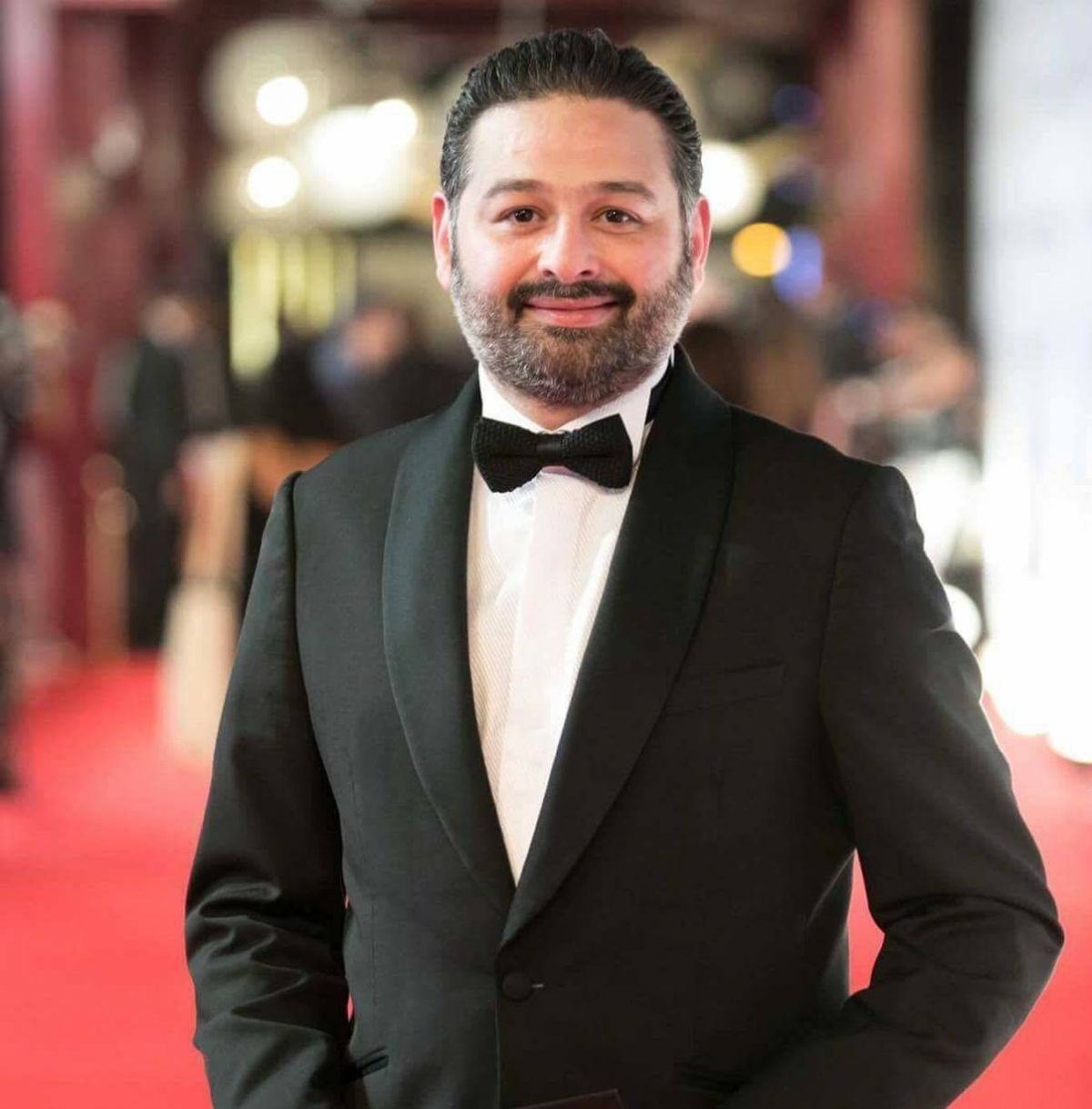 أمير شاهين يكشف سبب إخفاء أسرته عن السوشيال ميديا