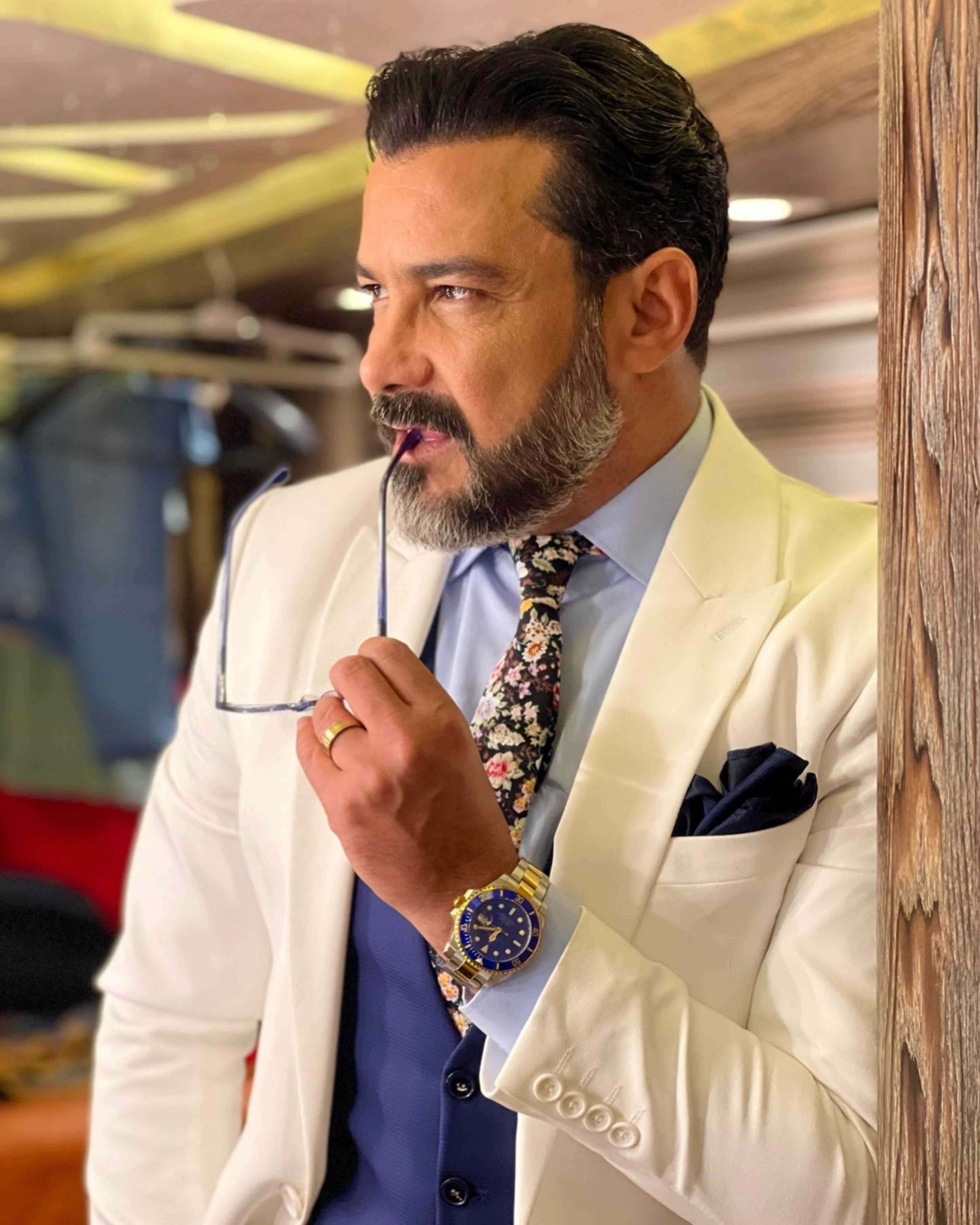 خصوصية أم أسباب أخرى: نجوم يخفون زواجهم!