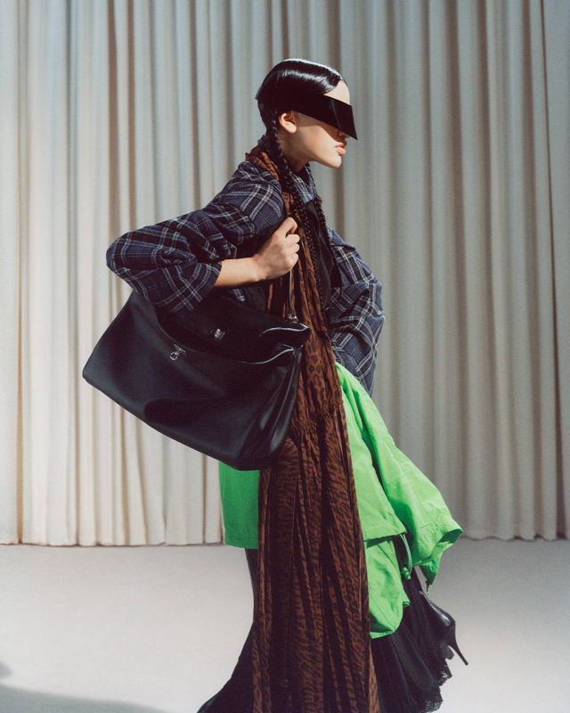 BALENCIAGA SUMMER 25 