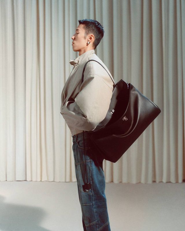 BALENCIAGA SUMMER 25 