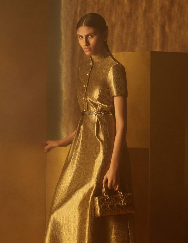 سحر الذهب ولمعانه في مجموعة مميزة من Dior