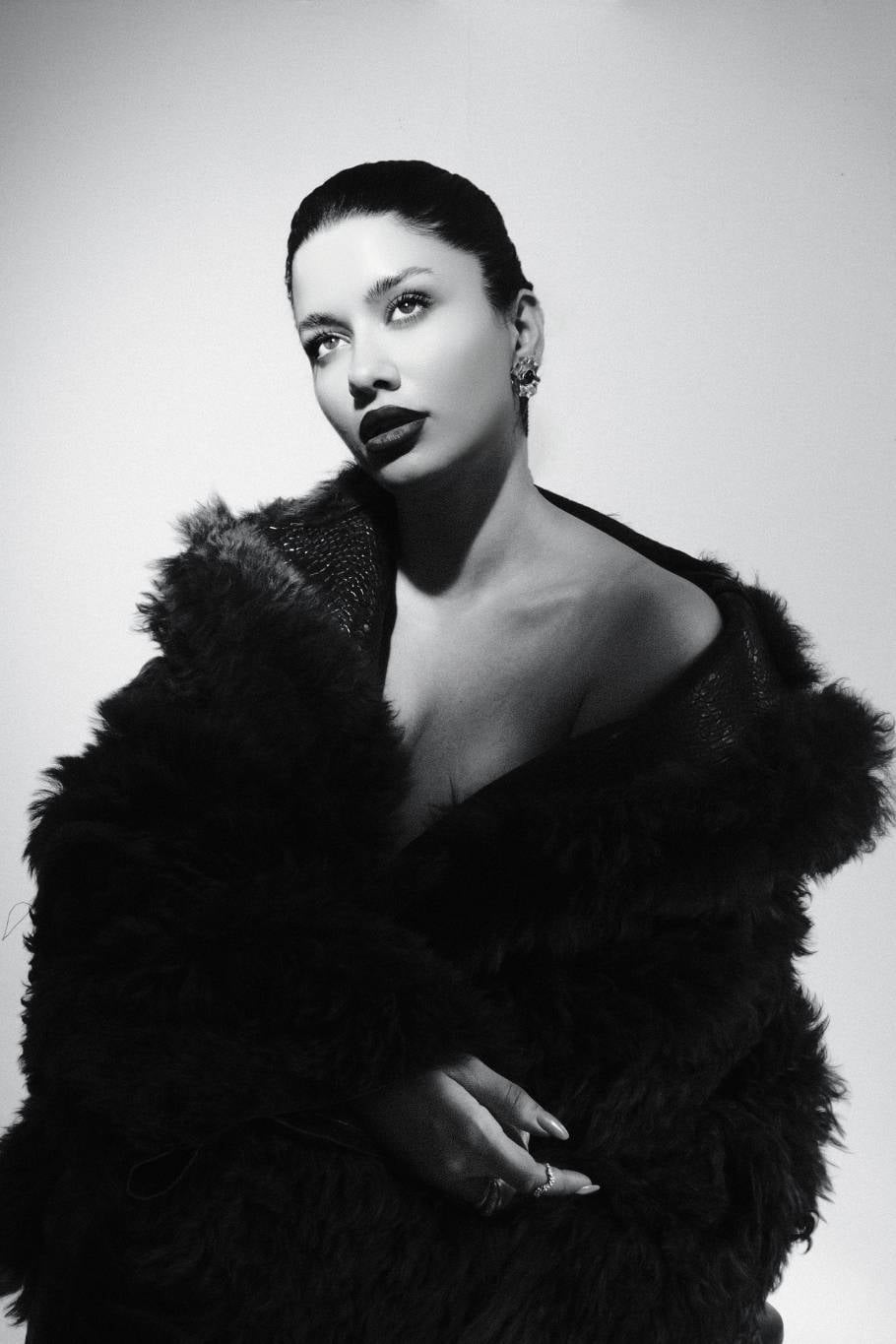 سينتيا خليفة تحتفل في لبنان وفي جعبتها العديد من النشاطات والأعمال الأجنبية