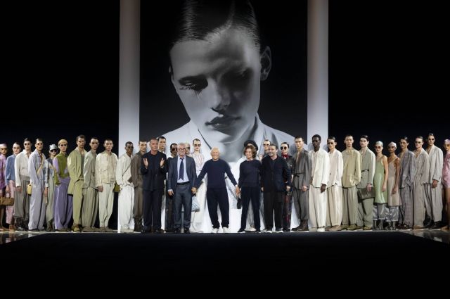 المستقبل المثالي في مجموعة Emporio Armani لربيع وصيف 2025