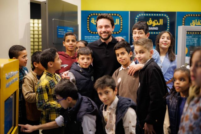 الأمير الحسين والأطفال