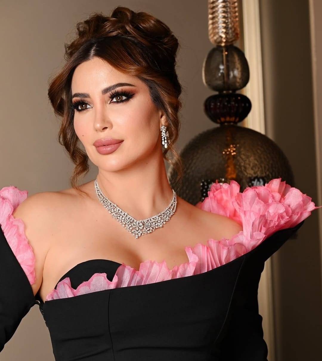 رجل أعمال مصري يعلن زواجه من نسرين طافش