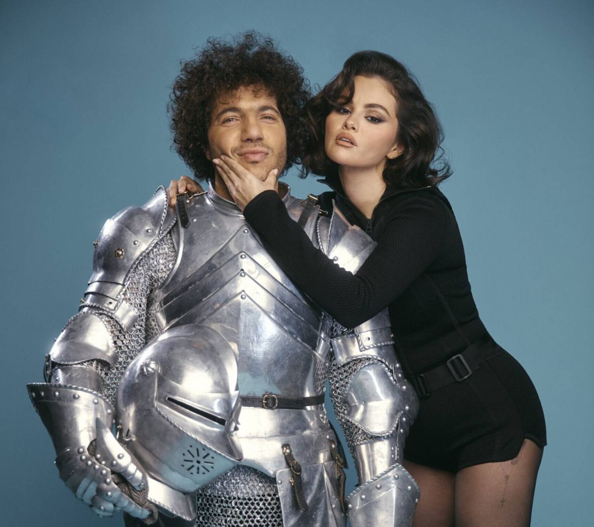 سيلينا غوميز تبيع خاتم علاقتها بخطيبها... بسعر بخس